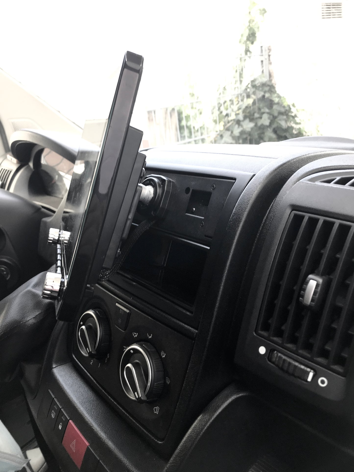 Multi Angel Naviceiver VN1061 10,1" mit DAB+, Bluetooth und 4G/LTE wahlweise mit iGO Camper Navigation